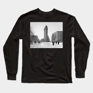 Flatiron Building Winter Scene, 1905. Vintage Photo Long Sleeve T-Shirt